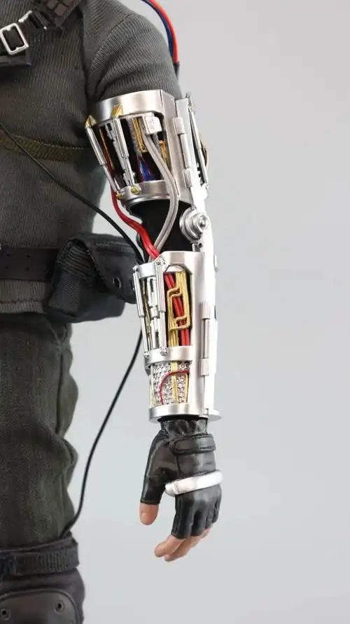 我终于买到带脚灯的ht钢铁侠了