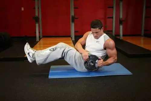 腹肌入门训练带你走上男神之路