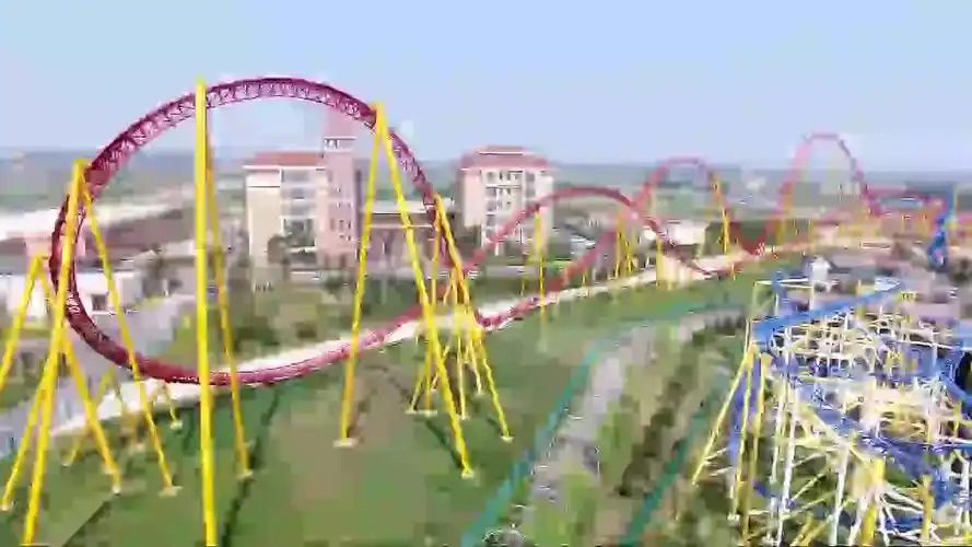 西安乐华城这就是传说中的闪电过山车吧