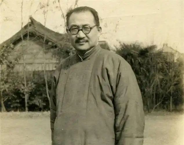 孔祥熙狂贪77亿宋美龄偷看蒋介石日记发现不妙告诉大姐夫快逃