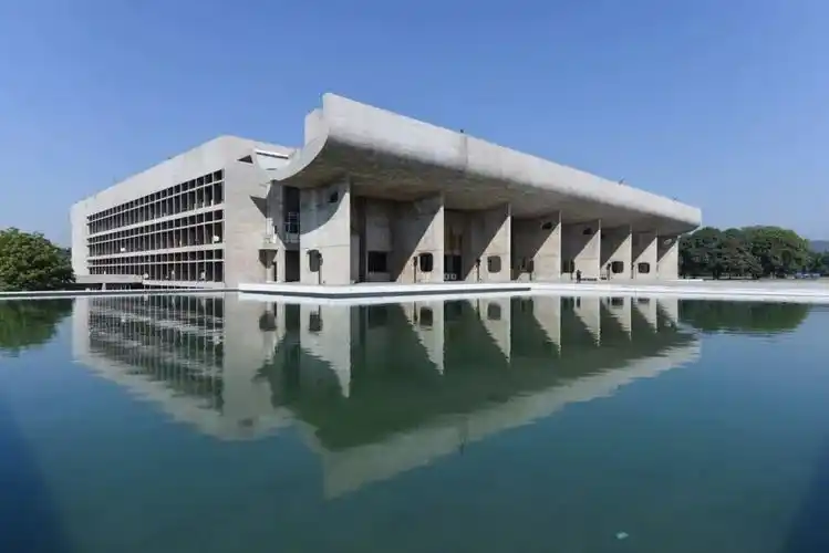 经典再读38 | 昌迪加尔首府建筑群:柯布的雄心