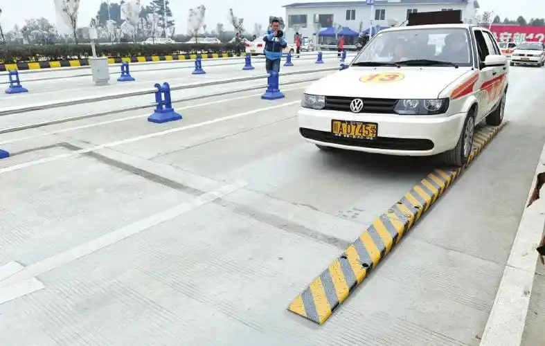 四川4月1日起正式施行驾考新规 取消单边桥考试