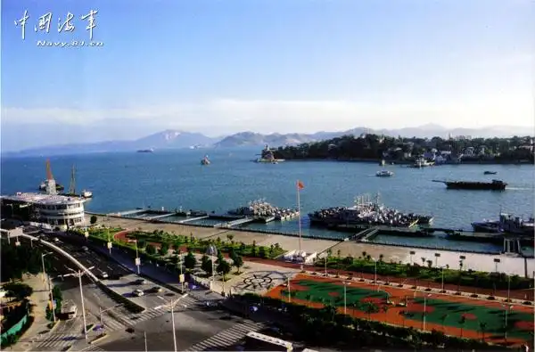 厦门军港舰艇鳞次栉比风景美丽如画
