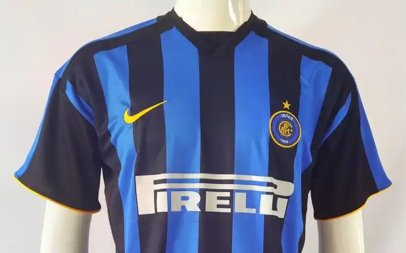 02-04国际米兰主场球衣