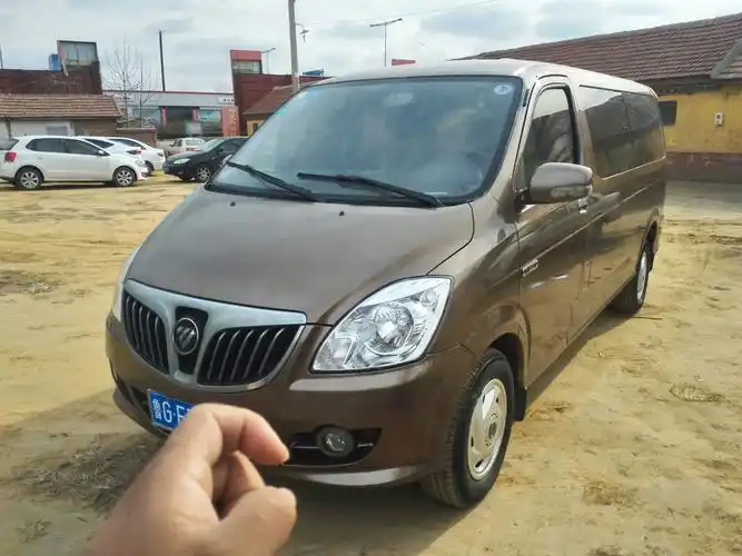 福田蒙派克7座蓝牌豪华