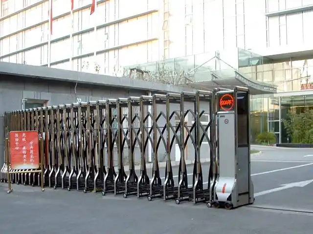 国务院两会中心由电动伸缩门厂家 红门智能科技