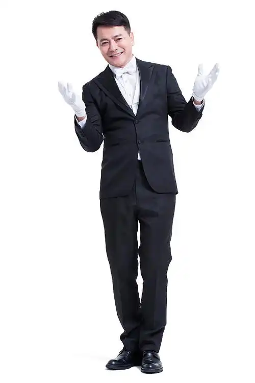 开心的管家图片下载