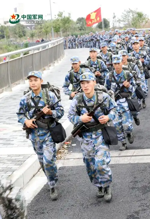 东海舰队某训练基地新兵25公里徒步拉练