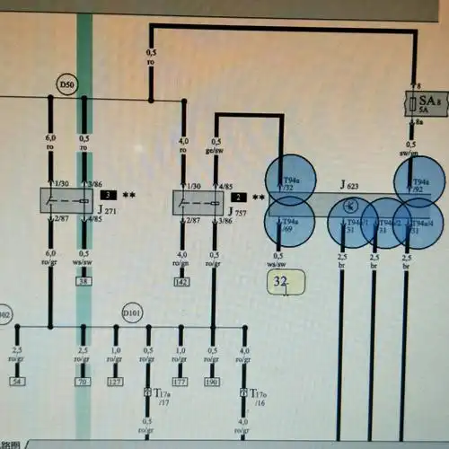 奥迪c6主继电器控制线在哪里