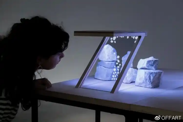 & miracles),在静止的装置,绘画作品之上,运用ar技术,增加了动画表演