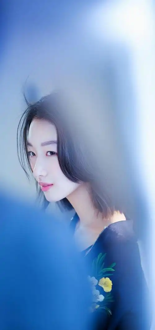 有没有周冬雨的壁纸无水印的