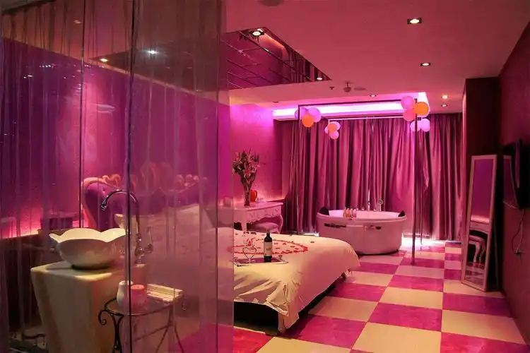 郑州时尚情侣酒店装修设计如何表达温馨浪漫感觉?酒店装修哪家好