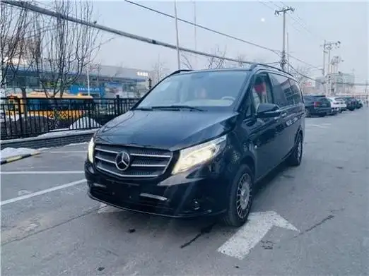 新款9速奔驰威霆平顶迈巴赫版,不管商务洽谈还是家庭用车都合适