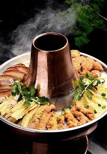 和平饭店的什锦火锅真棒!