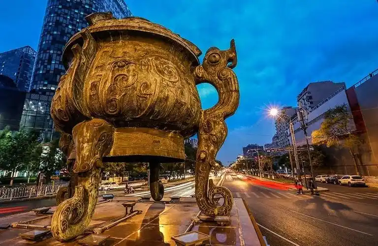 1作为簋街的元老级餐厅【花家怡园】有着浓浓的大宅门气息看这好吃到