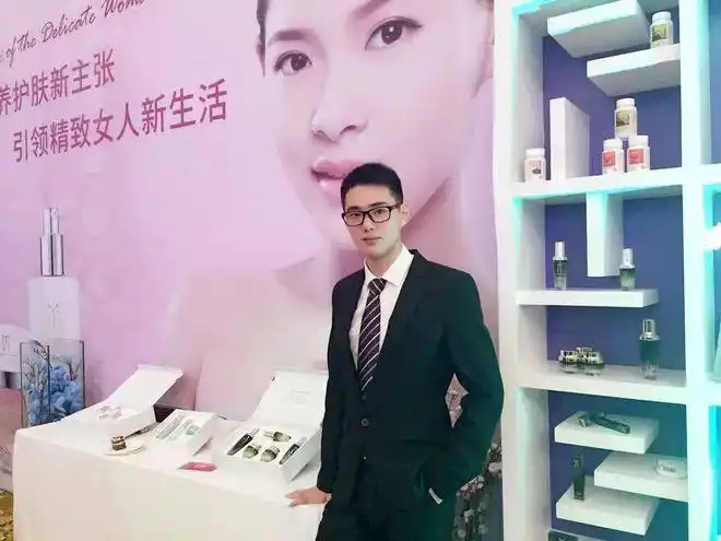 高级美容护理顾问宋佩璐我负责专业你负责坚持