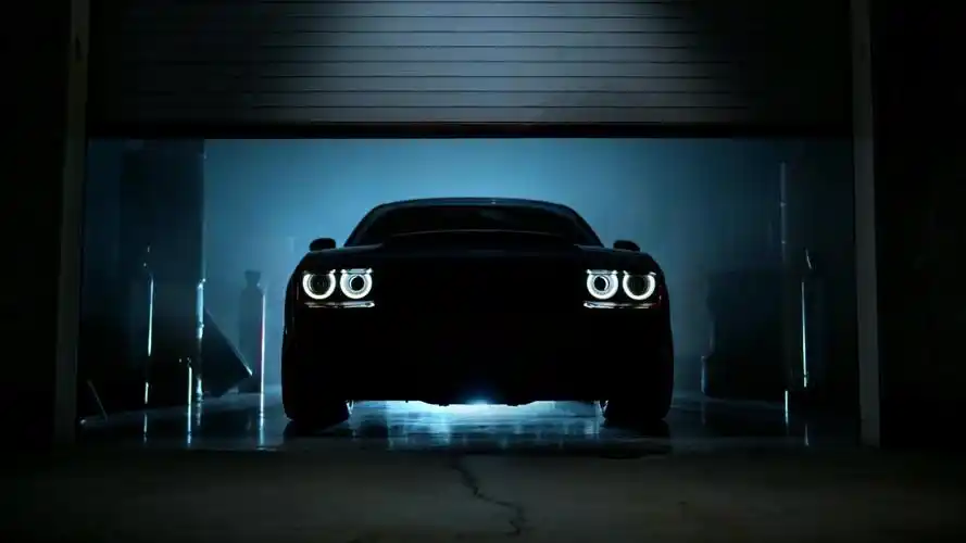 2l v8机械增压发动机的840马力 道奇挑战者 srt 恶魔 百公里加速 2.