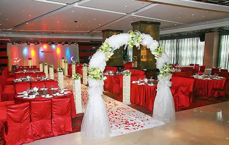 婚礼地铁沿线婚宴价格06 2688-3688元/桌酒店地址桃园街可办风格