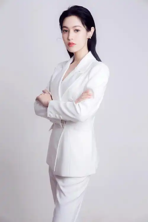 商品详情 拍摄特色 服务类型 证件照,形象照,护照,签证照,简历照,报名