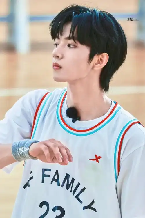 刘耀文夏日运动会饭拍##刘耀文理肤泉品牌青春代言人##刘耀文全场mvp