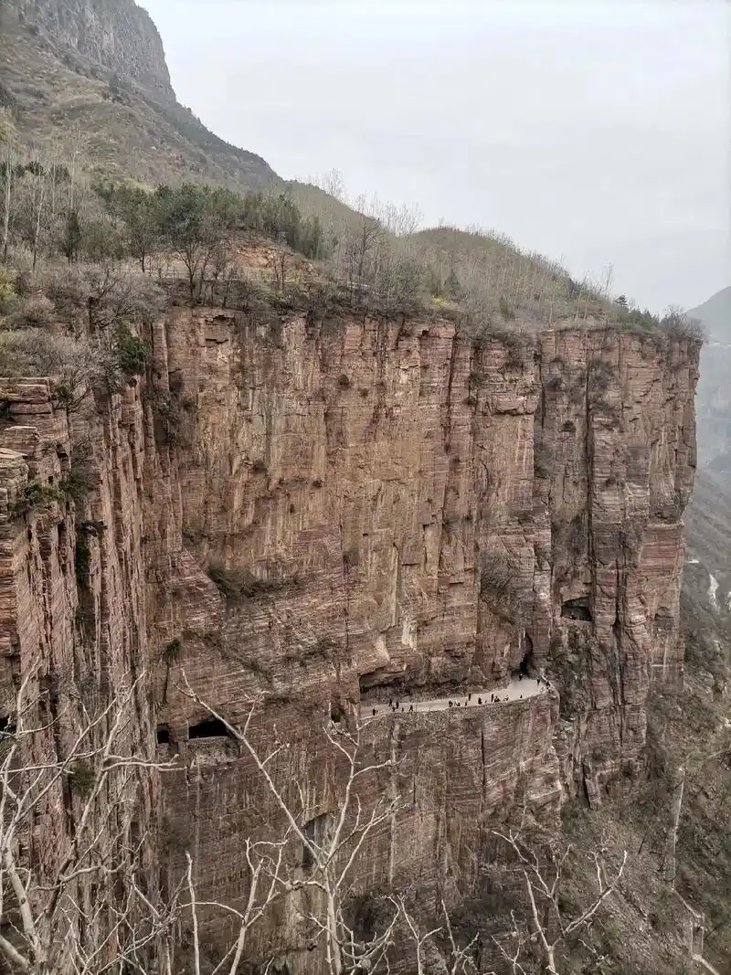 河南—郭亮村—挂壁公路—又名绝壁长廊.