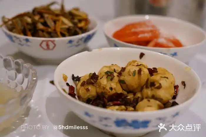 丹虾·文和友小龙虾品牌(航洋店)外婆菜炒汤圆图片