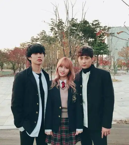 哈哈哈,以搞笑的方式解释恋情