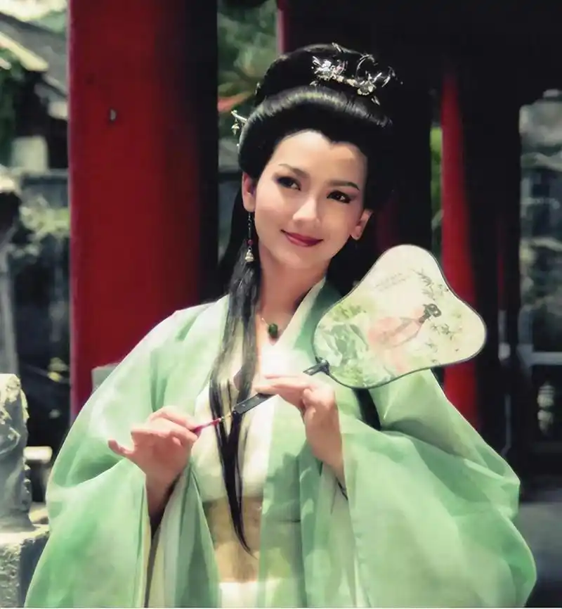 《新白娘子传奇》:白素贞水漫金山寺,背后的真正推手竟是小青?