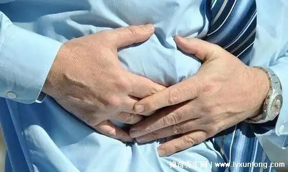 胰腺疼痛位置图片,上腹部向肩背放射疼(胰腺炎是哪个部位疼)