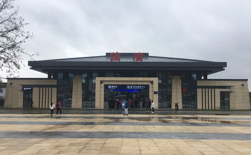 建成于一九三四年的站房 火车站地区行政区划过去分别隶属于骊山镇
