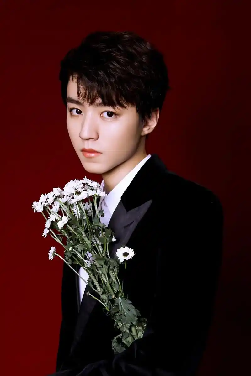 又是几张结婚照(定时清理相册总是有些小惊喜)#王俊凯 #我的 - 抖音