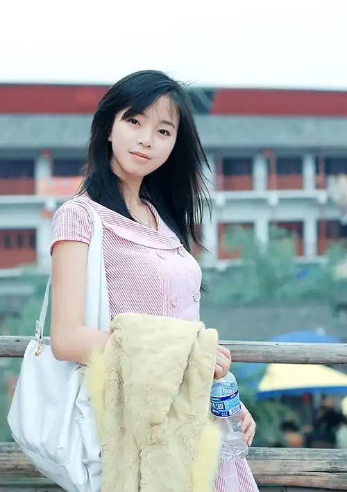 娇艳妹子苏糯米圆润大胸器性感写真二