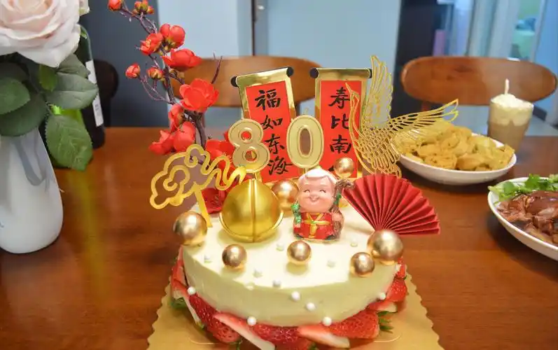 和我一起做80岁寿星8寸生日蛋糕,愿奶奶百岁平安,人共梅花老岁寒.