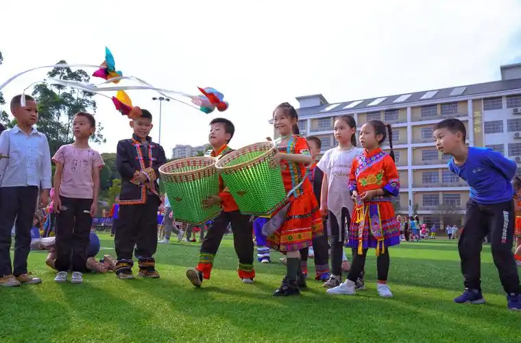 壮族民俗——抛绣球.