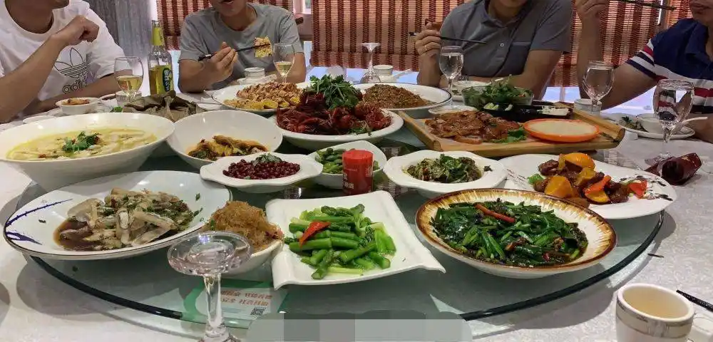 人到中年应酬多,有这3种人的酒局,能不去就不去,不然很掉价_口感_时候