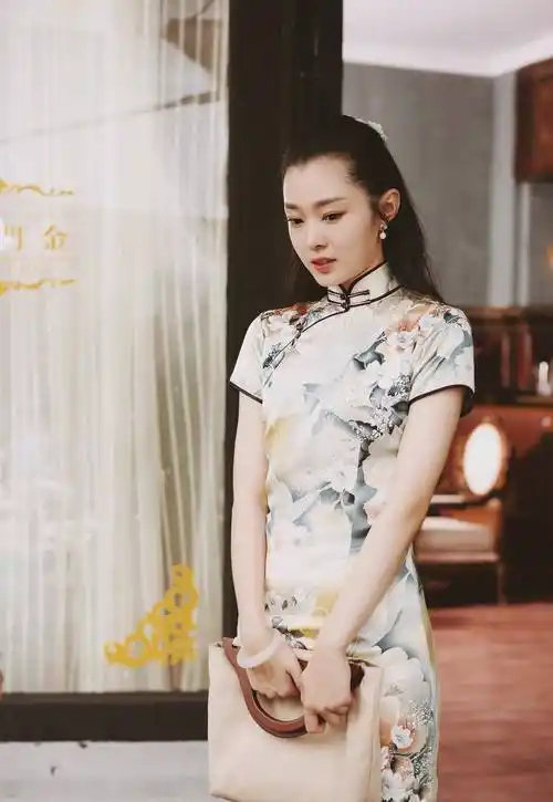 原创有一种好身材叫宋轶穿旗袍身材凹凸有致展现女性优雅气质