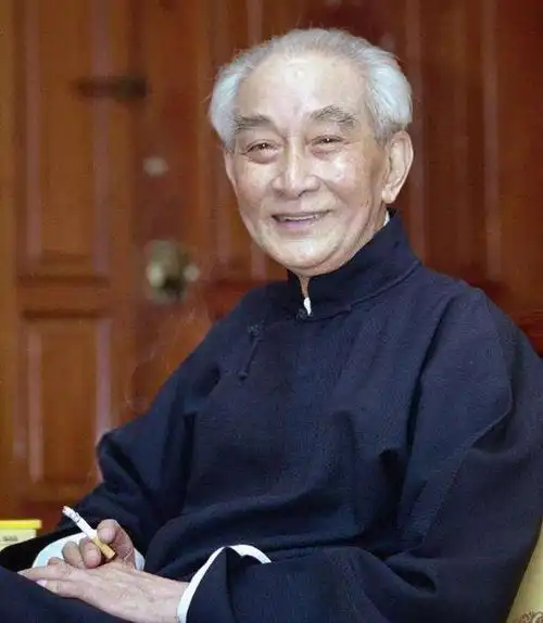 国学大师南怀瑾:是大师还是骗子?北大教授怒批:文盲才看他的书