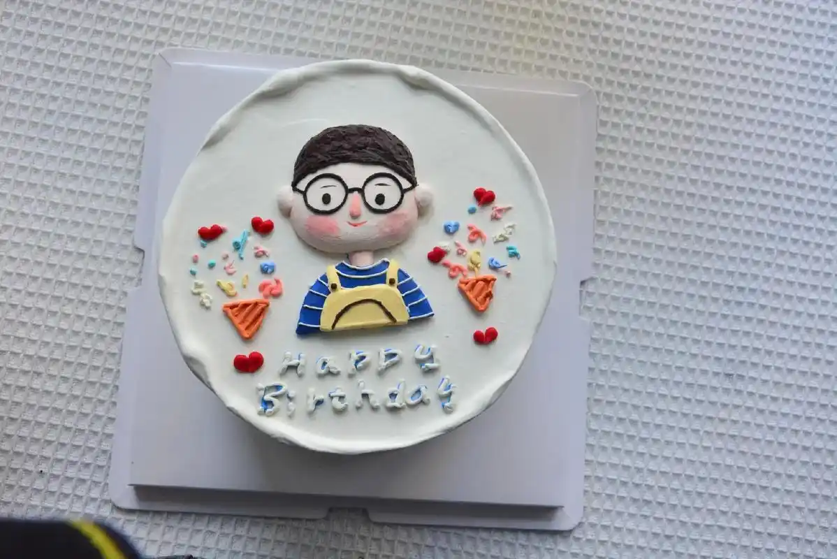 手绘小男孩蛋糕