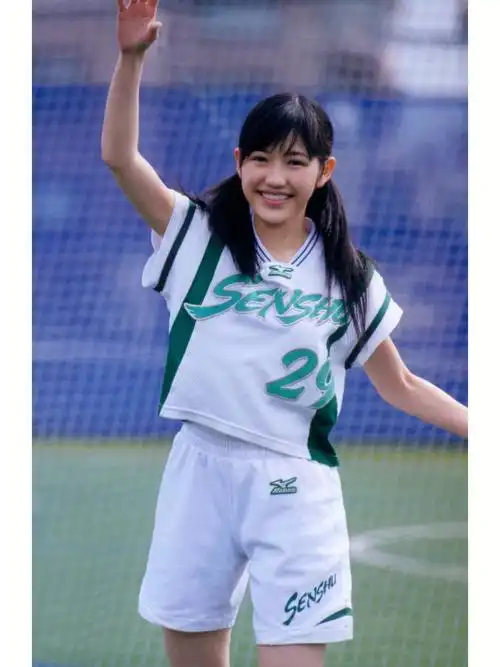 图源自渡边麻友《最后的制服》写真集双马尾太乖太可爱噜#渡边麻友