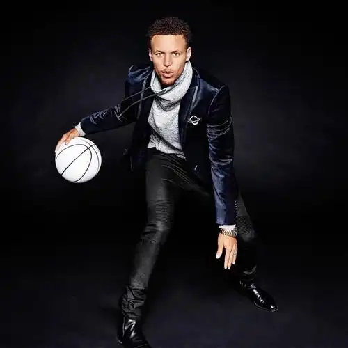 nba勇士队球星库里最近为美国《华尔街日报》拍摄写真,来回顾一下库里