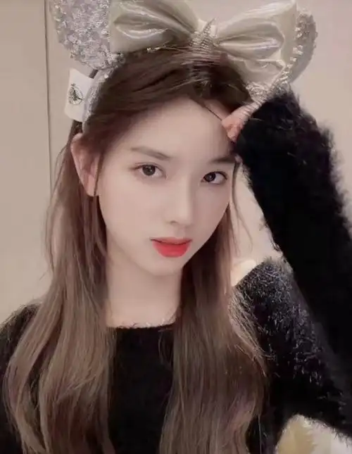 王思聪公开孙一宁"特写照"后,女方更换头像,并公开道歉