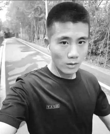"95后烈士"王成龙:武警特战军官,追授一等功,父母现状如何?