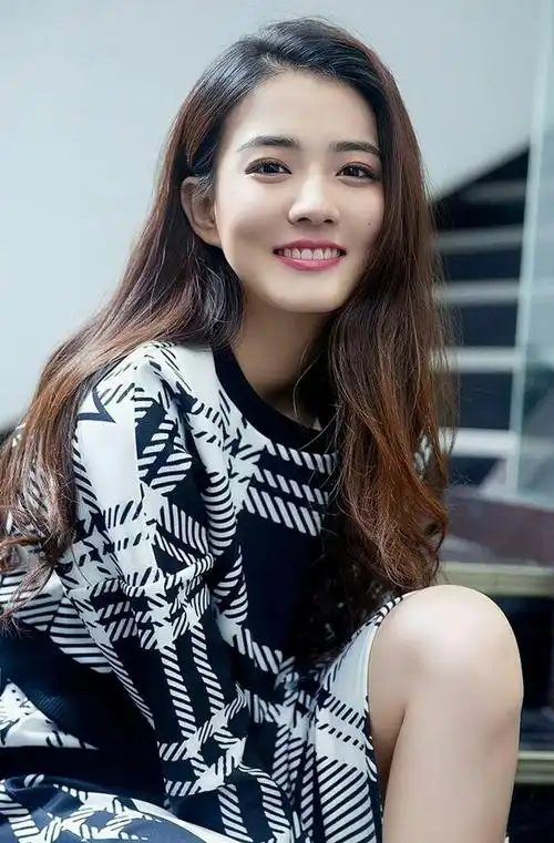 徐璐高清俏丽美照,妩媚动人!