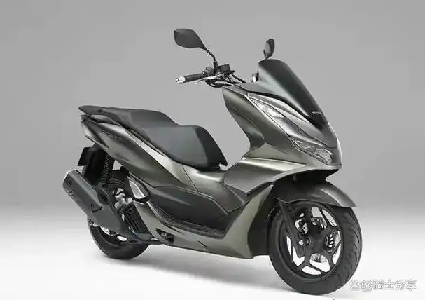 每天了解一款摩托车,日系通路踏板车——本田pcx160,正在降价