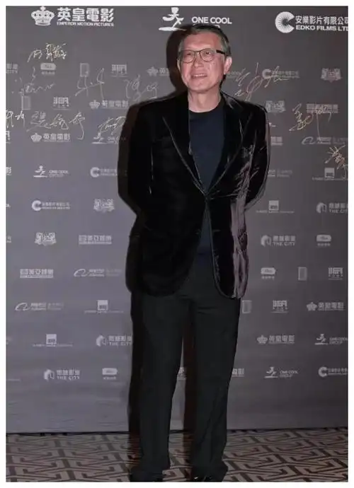 群星云集导演会梁朝伟刘嘉玲甜蜜牵手洪金宝高丽虹恩爱挽手