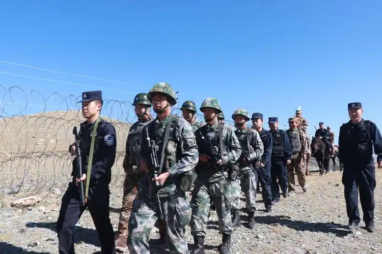 【践行新使命 忠诚保大庆】道浪特边境派出所热烈庆祝