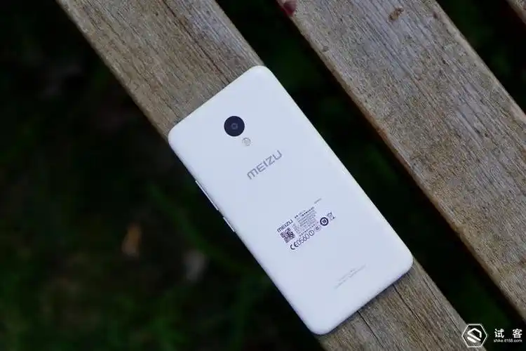 性价比爆表,入门级首选!--魅蓝5