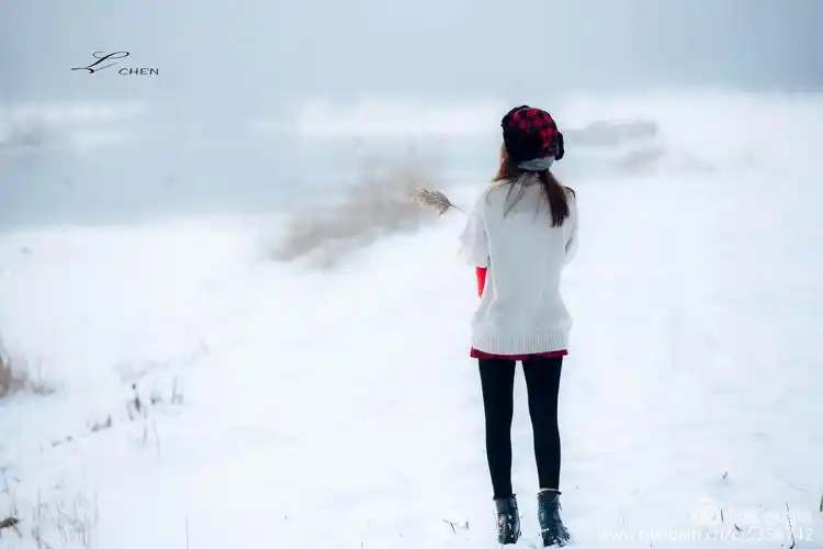 《下雪的冬季,有你很暖》——雪景人像 出镜:猫咪,摄影:果果