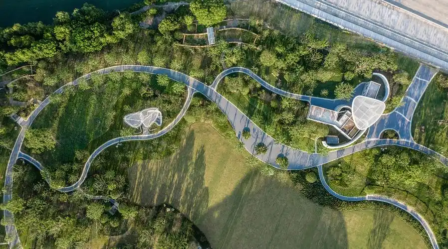 鸟瞰公园南入口广场鸟瞰大草坪景观与周边环境融为一体南广场雕塑公园