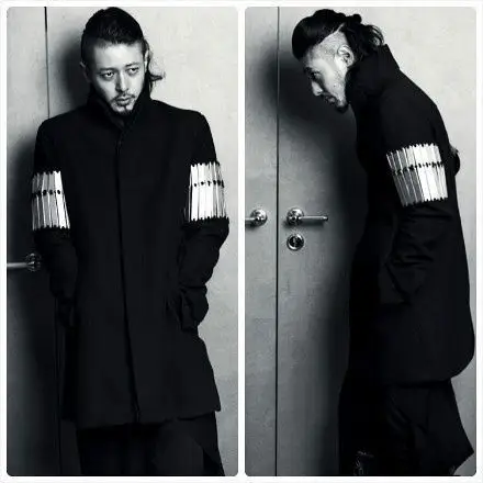 小田切让黑白look封面太喜欢他这种忧郁又颓丧却不失优雅从容的气